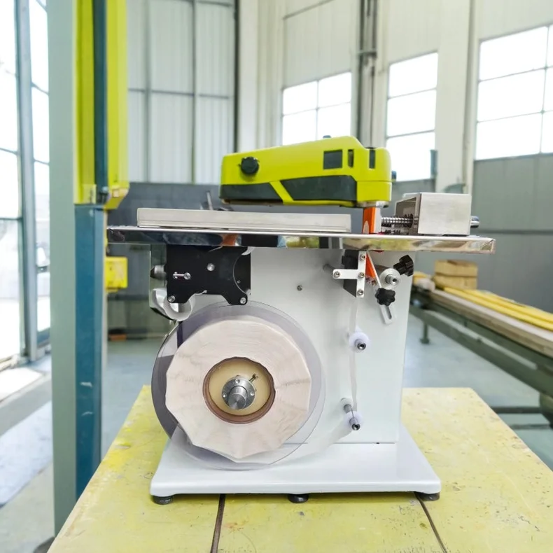 Right angle sealing labeling machine Semi-automatic packaging box anti-dismantling self-adhesive transparent round