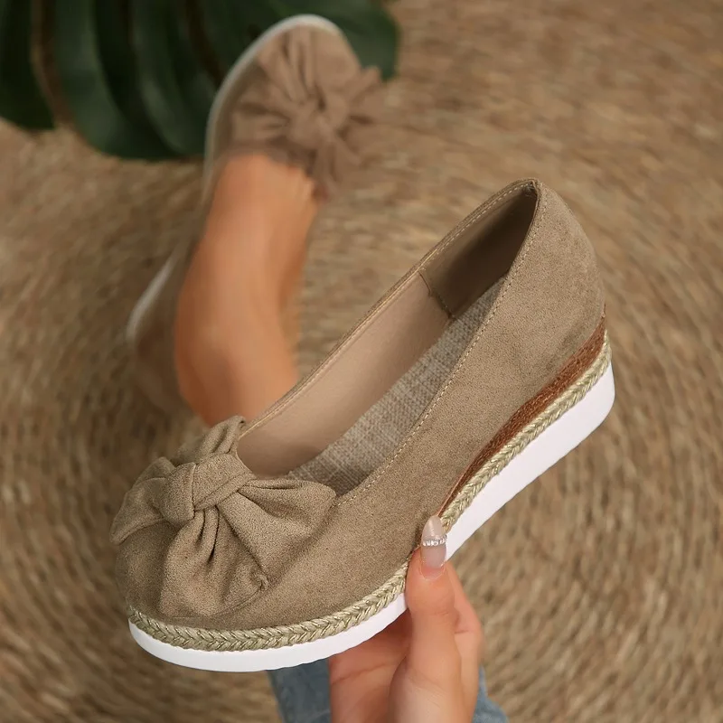 

Women Spring and Autumn Bow Embellishment Vintage Thick Sole Fashionable Comfortable Casual New High Heel Single Shoes 2026