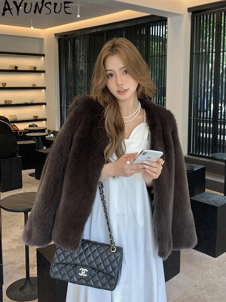 AYUNSUE 2025 Zimowa Kurtka Damska z Pełnej Skóry Lisa Krótka Kurtka Damska ze 100% Naturalnego Futra Lisa Odzież Wysokiej Jakości Abrigo Mujer