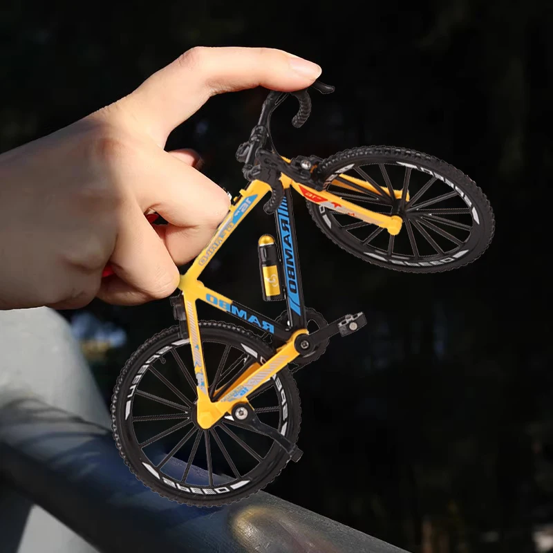 1:8 Dito in plastica BMX Giocattolo Decorazione da tavolo Artigianato per gli amanti del ciclismo ﻿ Giocattolo modello di bicicletta per mini bici da strada pressofuso in scala ﻿