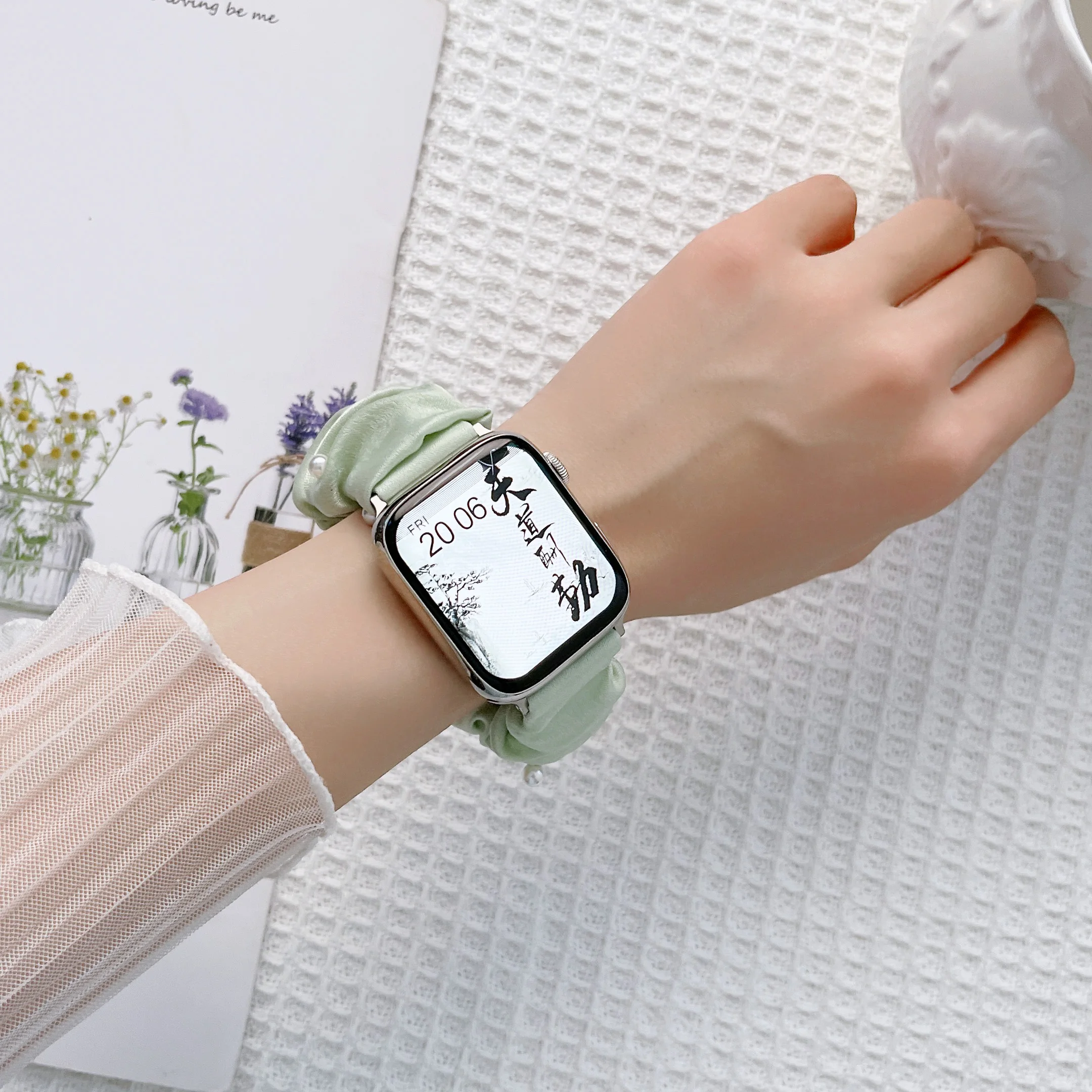 Hair ring strap suitable for Apple Watch wristband Apple iwatch7 6 5 pearl fabric hair ring men's and women's watch band