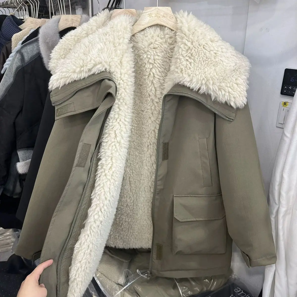 Winter Fur Lining Warm Jacket Fleece-Lined Thicken Cargo Parka Women's New Mid-Length Windbreaker Outerwear Winter Clothes Women