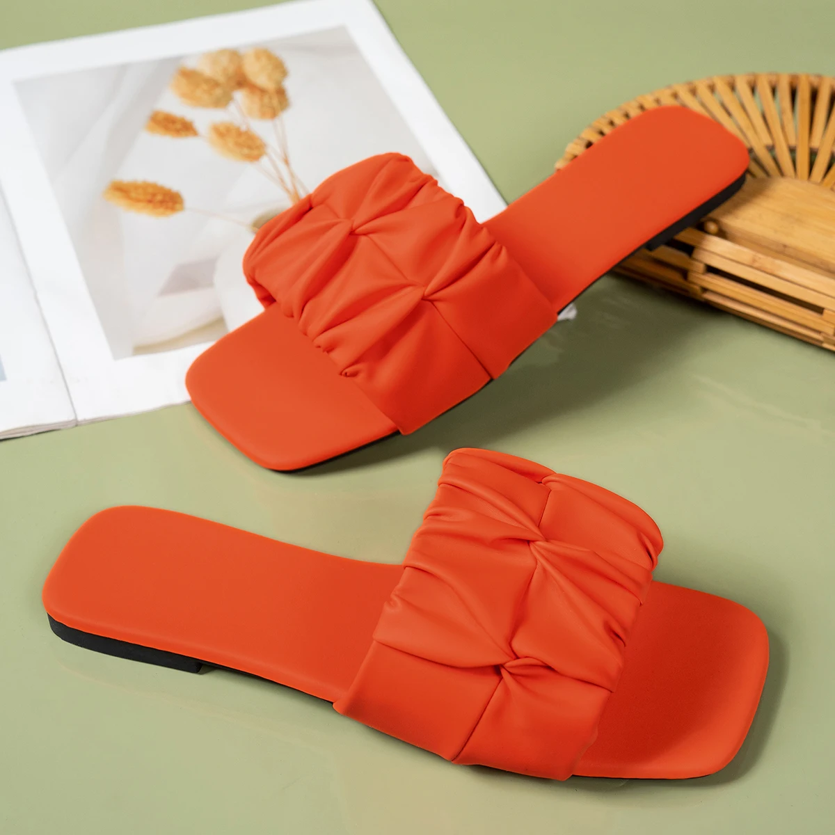 Mulheres chinelos plissados verão coreano designer chinelos tendência plana ao ar livre sandálias planas flip flops slides feminino zapatos de mujer