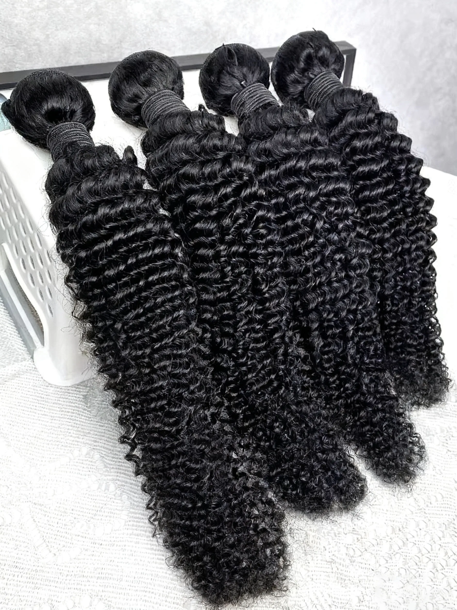 

Mossily Kinky Curly бирманские вьющиеся человеческие волосы пучок 3 шт. необработанные пучки Remy 100% необработанное плетение Jerry Curly Virgin Extension