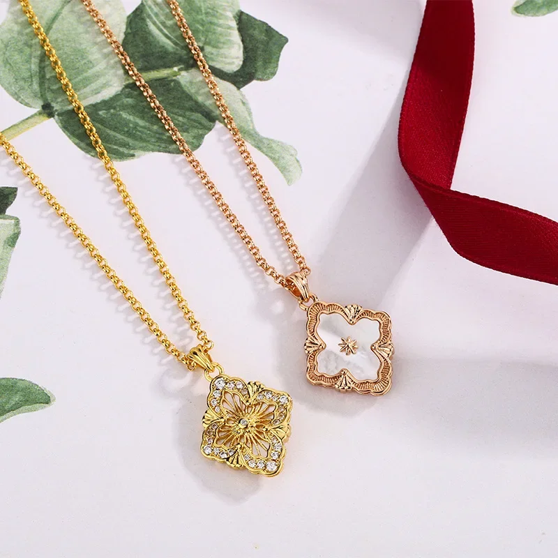 

Four-Leaf Clover Necklace Italian Retro Seiko Mother of Pearl Agate Fashion Pendant