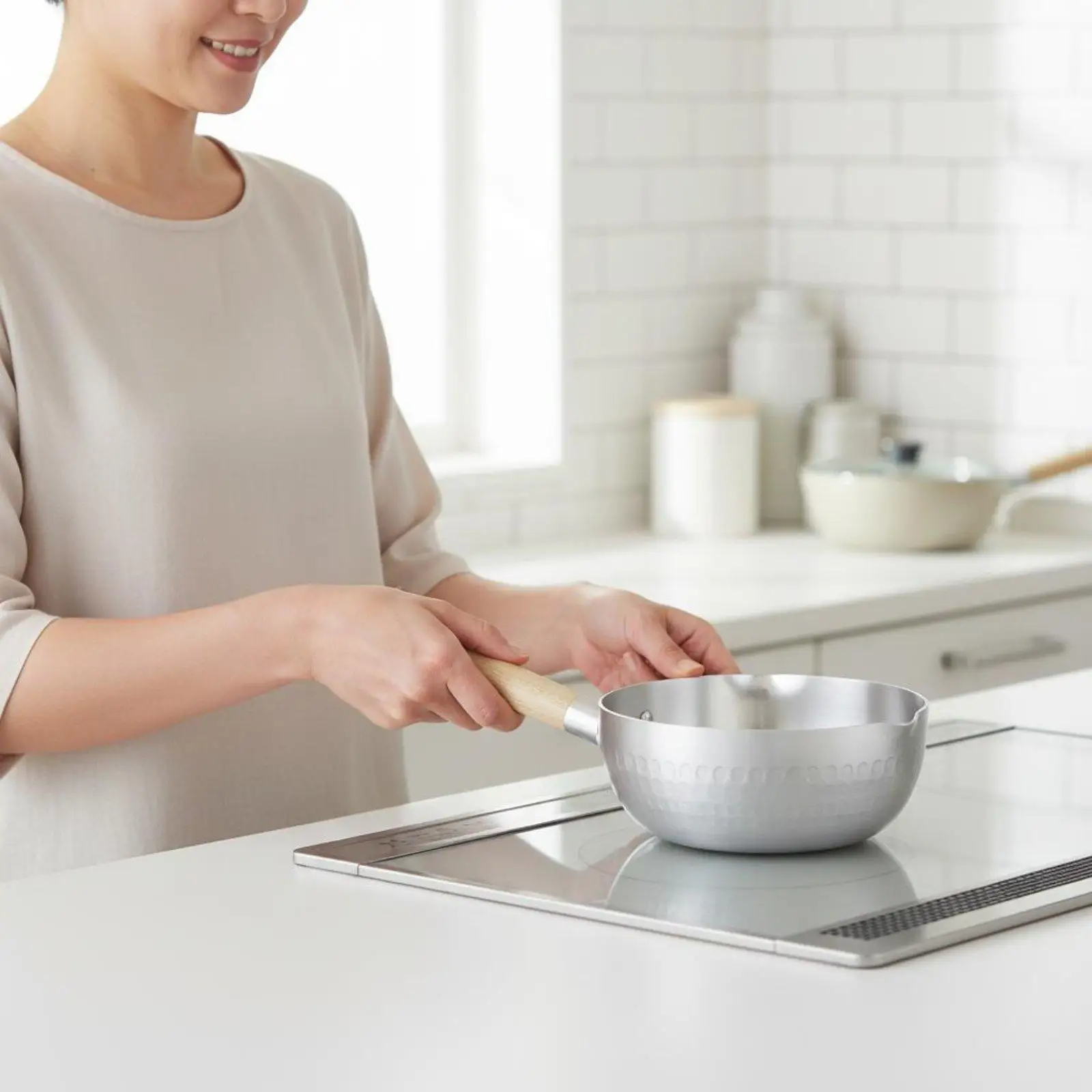 Nonstick Industrial Milk Pan for Infant Meals and Snacks with Pour Spouts and Wooden Handle for Kitchen Use