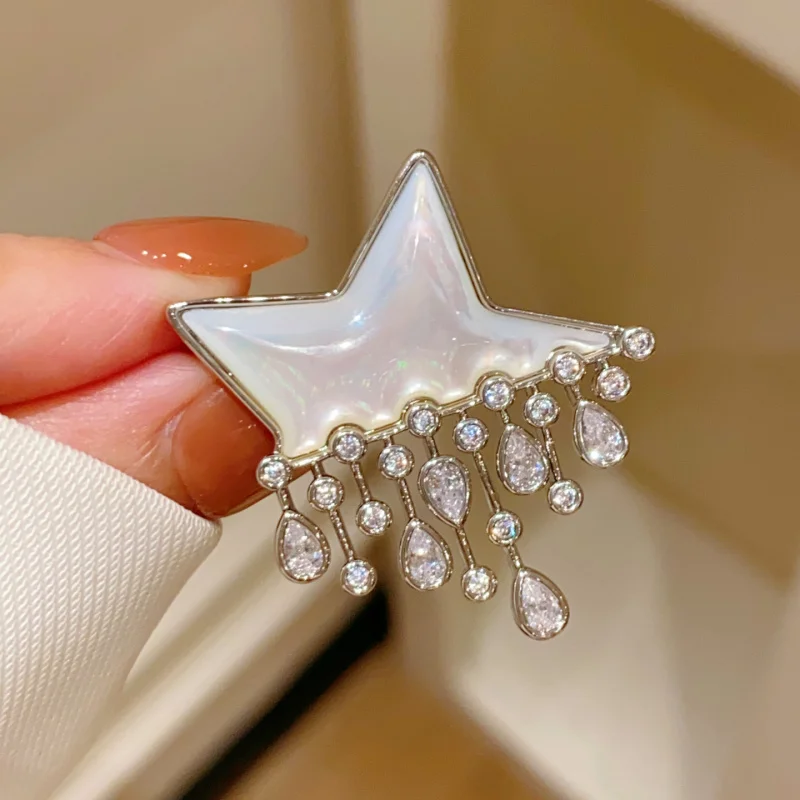 French-style elegant natural freshwater pearl star and raindrop brooch, elegant and classy suit jacket pin
