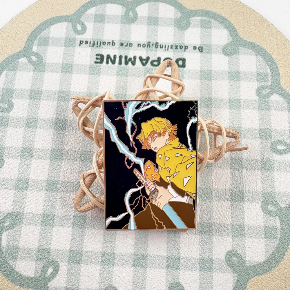 Bros Enamel Logam Anime Demon Slayer Agatsuma Zenitsu Seragam Kuning Pisau Matahari Petir Pernapasan Kerah Pin Aksesori Penggemar Jadi