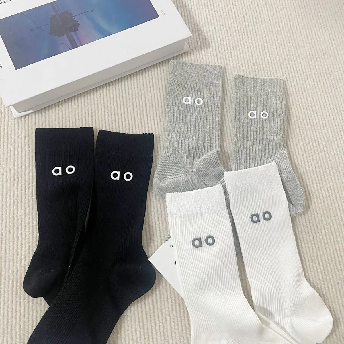 Calzini più venduti in 2 paia, stile stagionale, design con lettere, lunghezza a metà polpaccio, traspiranti e resistenti agli odori, versatili per l'uso sportivo