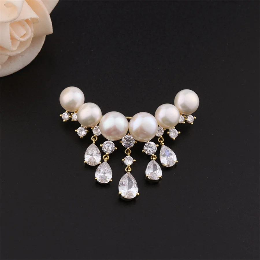 New high-end brooch, women's chest flower brooch, fixed clothing design, niche anti glare buckle accessories
