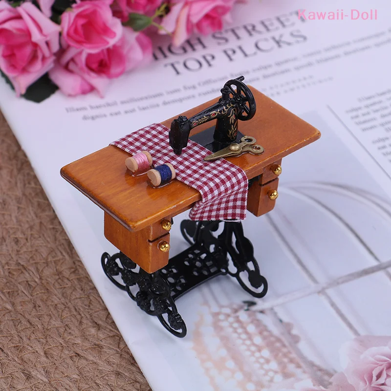 1Pcs Dollhouse Mini Sewing Machine Miniature Furniture Table Cloth Decor