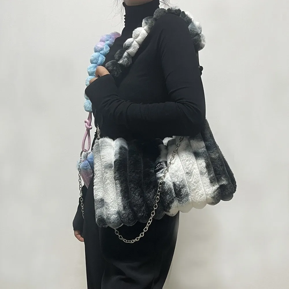 

Modern Euro-America Style Fluffy Handbag Chains Design Zipper Closure Handbag Soft Luxury Shoulder Bag Office