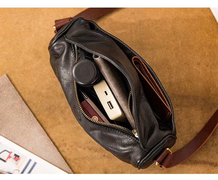 Handgefertigte Herren-Umhängetasche aus echtem Leder, modische Outdoor- und Alltagstasche, schwarze Crossbody-Tasche aus Kuhleder – Detail 17
