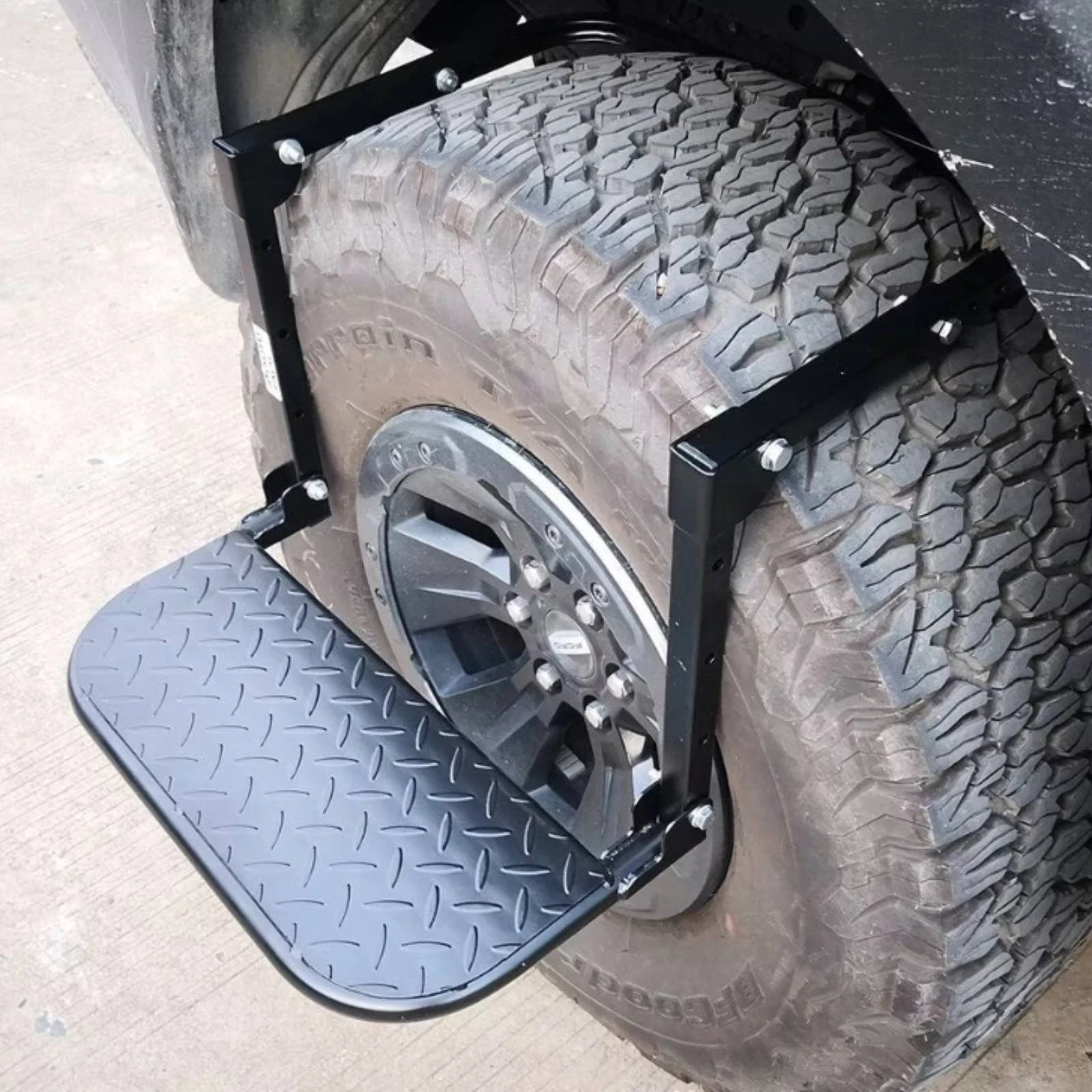 Folding Vehicle Step Stable Metal Platform Hook-mount Wheel Accessory for Reaching SUV and Truck Roof Easily view 4