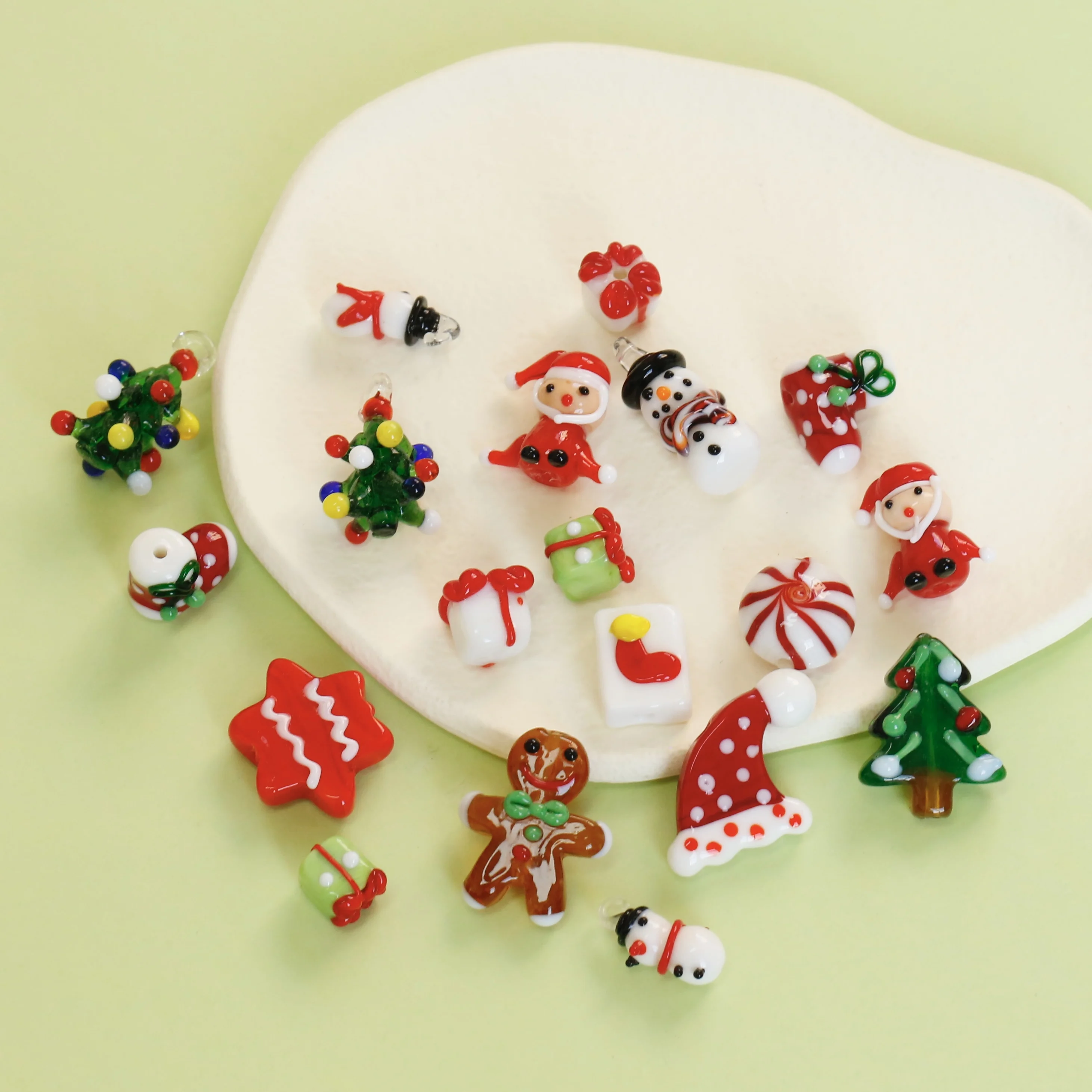 Christmas Party Decorations Gingerbread Man Hand-Painted Beads Handmade Resin DIY Materials Phone Strap Bracelet Necklace