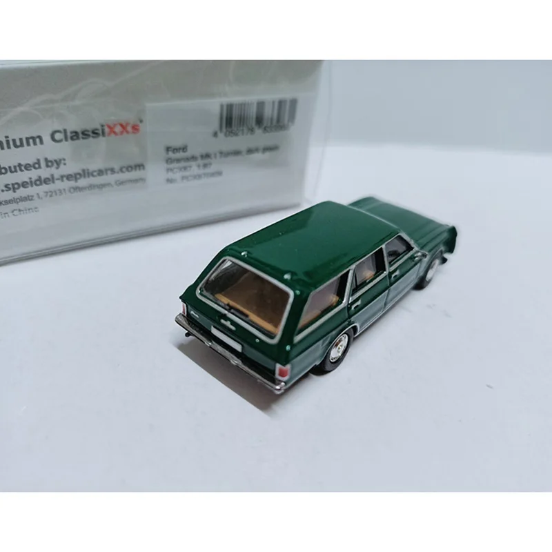 1/87 Scale Ford Granada MK1 Plastic Car Model Collection Ornaments