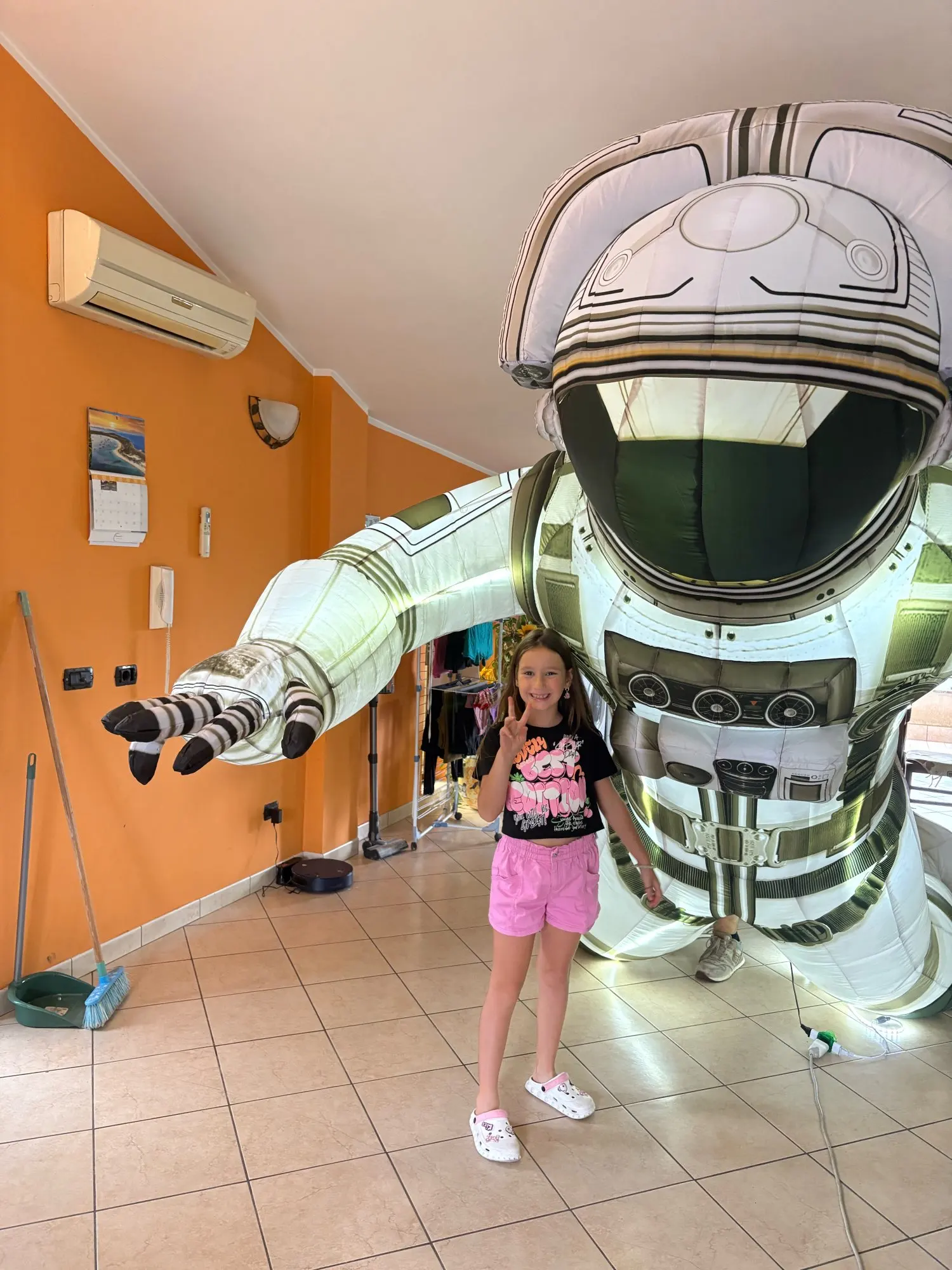 Inflatable Astronaut with White LED Light Giant Air Blow Hanging Spaceman Decoration for Concert Nightclub Event Advertising