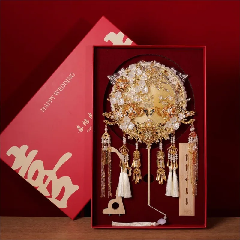 Luxury Silk Fan Wedding Gift Chinese Style Wedding Show Hanfu Wedding Decor Fan Handheld Face Covering Bridal Group Fan ZI687