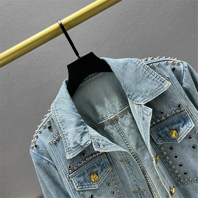 Vintage Blue Rivet Diamonds Big Pocket Denim Jackets Women Student Cowboy Outerwear Slim Short Hem Frayed Jeans Jacket Female