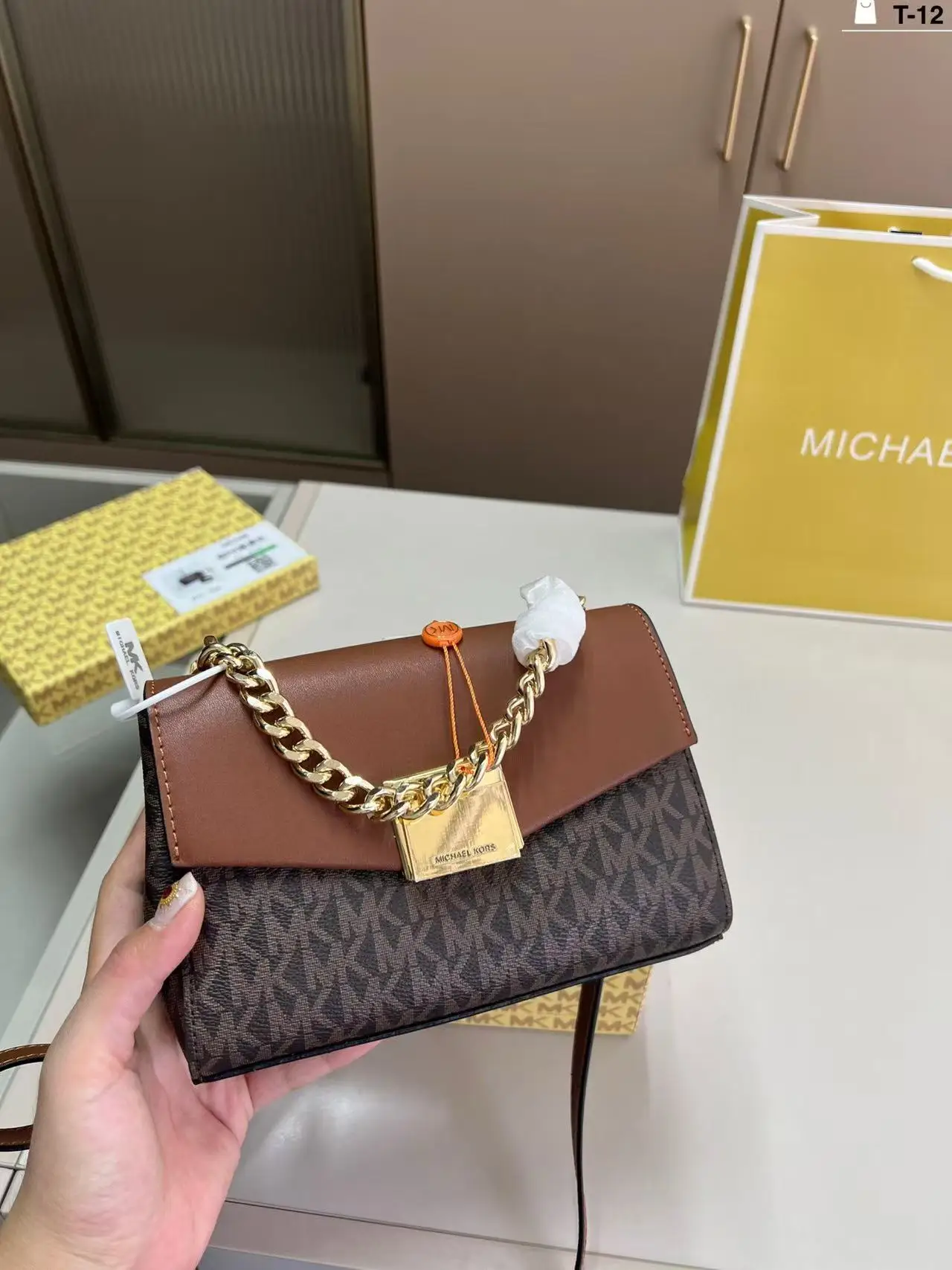 Brand New Michael Kors Women's Luxury Design Shoulder Bag, Classic Crossbody Bag, High-Quality Trendy Small Square Bag