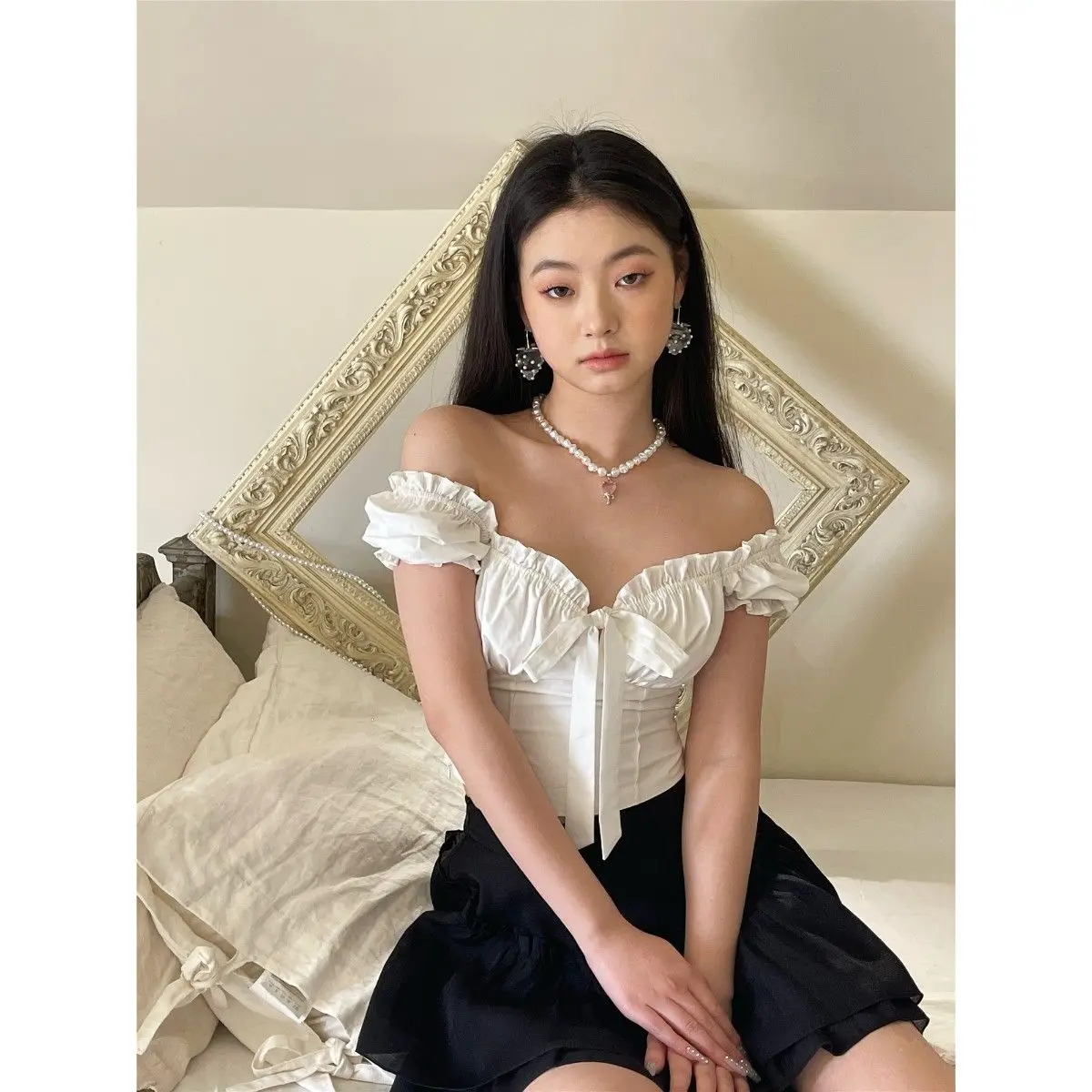 

2024 Spring/Summer New Product Exquisite Sweet Retro Ruffle Edge Binding Cup Slim Fit Bubble Sleeve Short Top