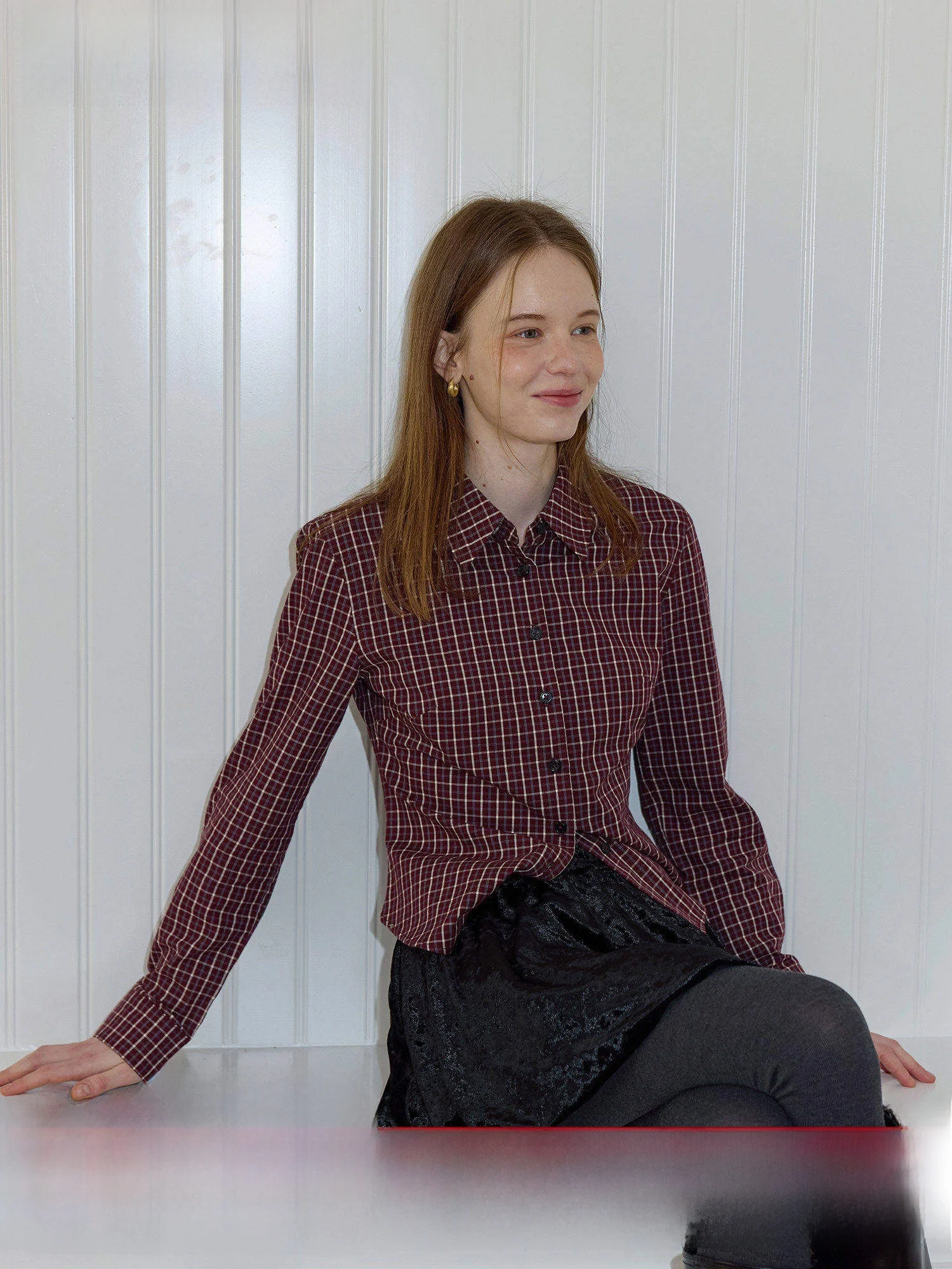 

Женская рубашка из чистого хлопка в стиле ретро с эффектом похудения, коротким рукавом, дизайном, подчеркивающим талию, и крупным цветочным узором для весны