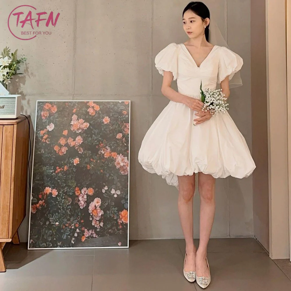 TAFN Korea Short Wedding Reception Dresses Puff Sleeves V-Neck Bridal Gown Princess A-line Mini Lovely Evening Dresses