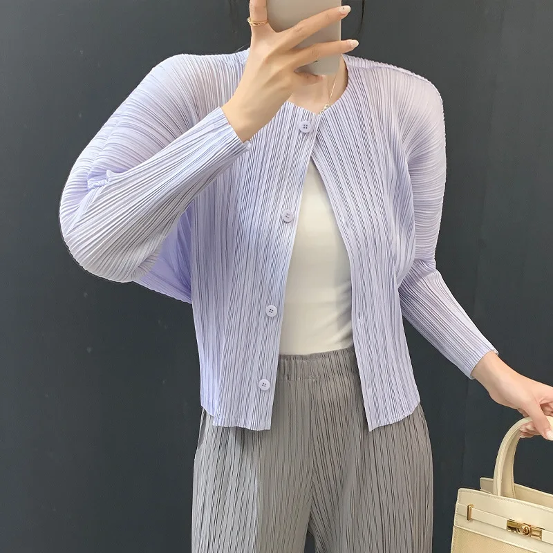 

Miyake Fold 2025 Autumn New Solid Color Fold Sweet Age Reducing Cardigan Style Versatile Single Breasted Short Sleeved Coat Top