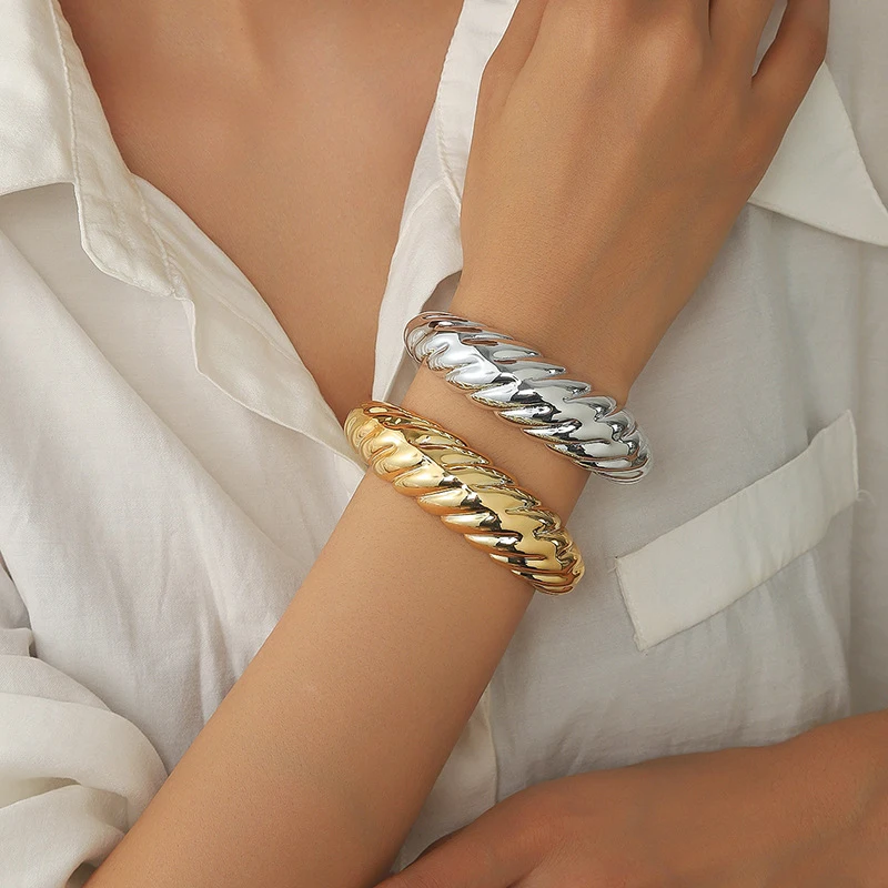 Fashion Big Cuff Bangles Bracelets Women Vintage Statement Plastic Geometric Open Bangle Hip Hop Punk Gold Silver Color Jewelry