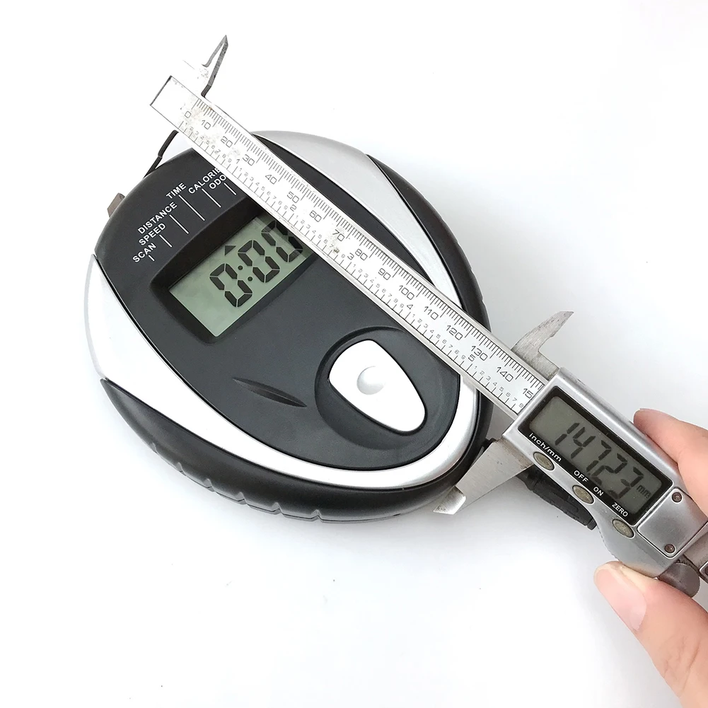 Round Interface Screen Exercise Bike Monitor Gym Workouts 44.6x20mm LCD Bike Monitor For Fitness Lightweight Design