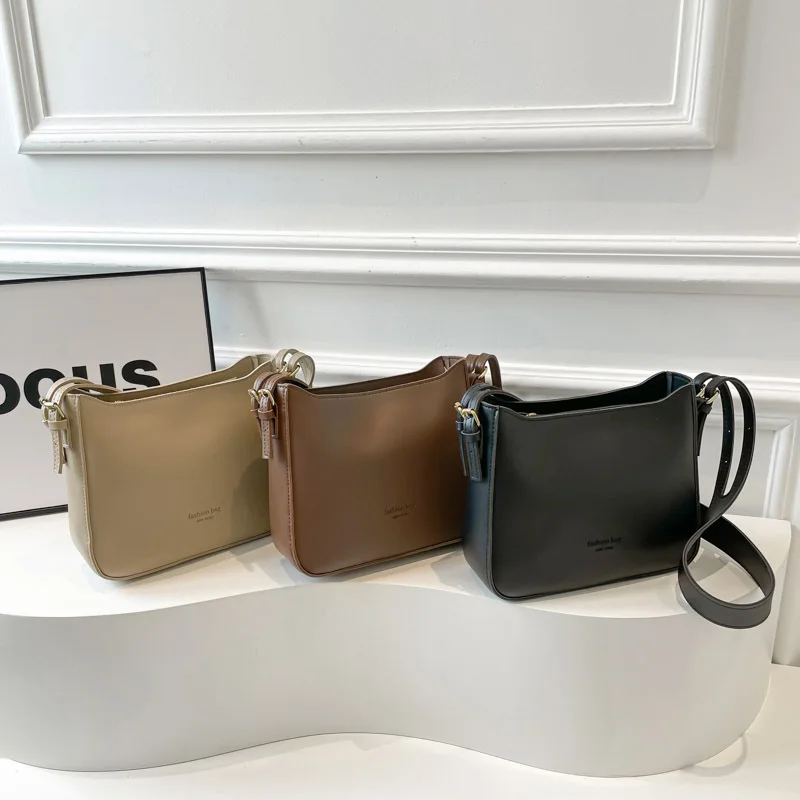 

New Trendy Women's Bags, Retro Shoulder Messenger Bags, High-end Underarm Models, Commuting Versatile