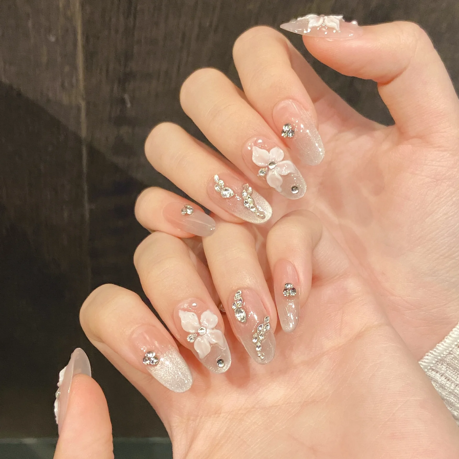 10pcs Handmade Pressed Oval Nail Art,Nice Fake Nails,Flower Elements And Diamonds With Pink And White Cat's Eyes,Ideal For Women