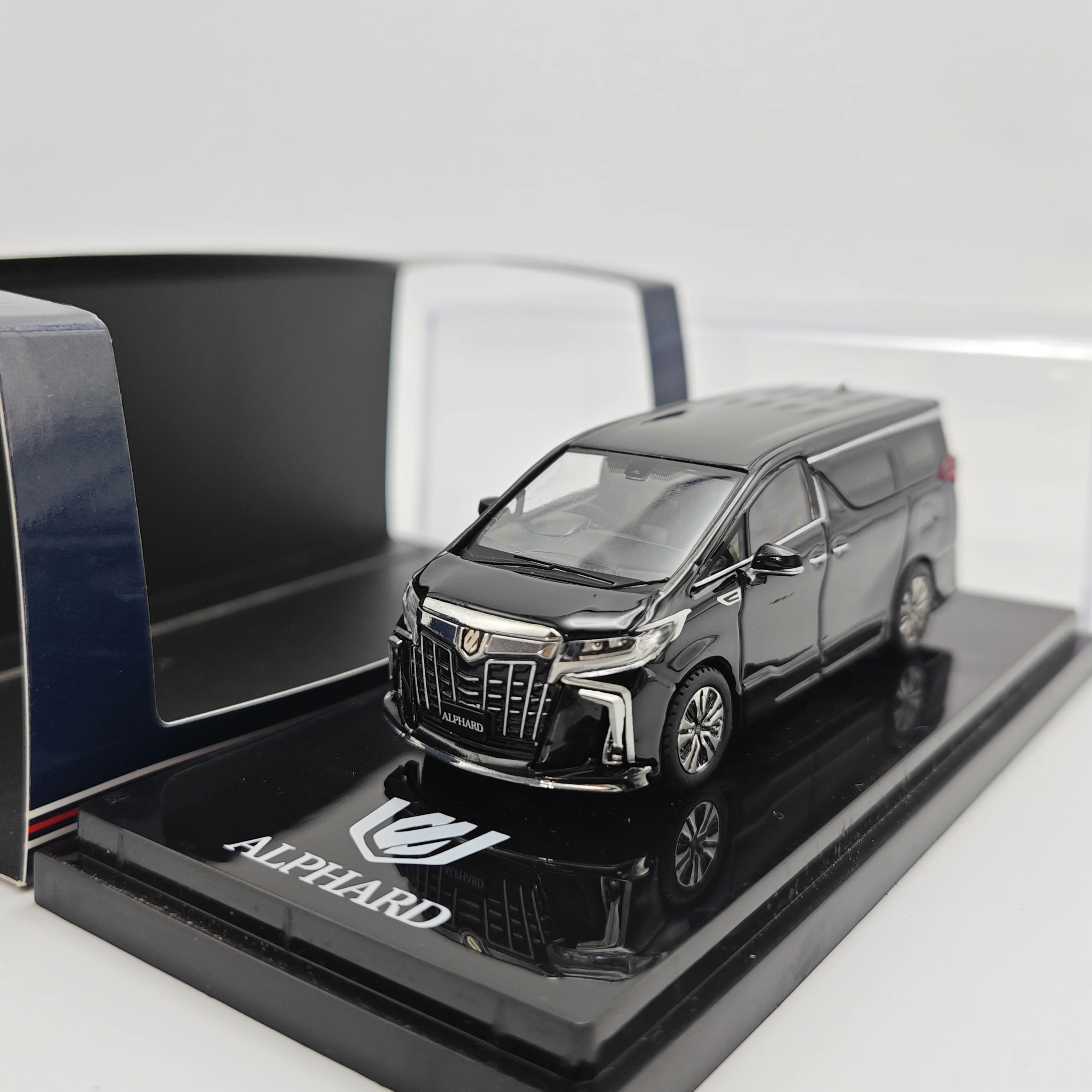 

Hobby Japan 1:64 Alphard SUV Business Style Zinc Alloy Car Model
