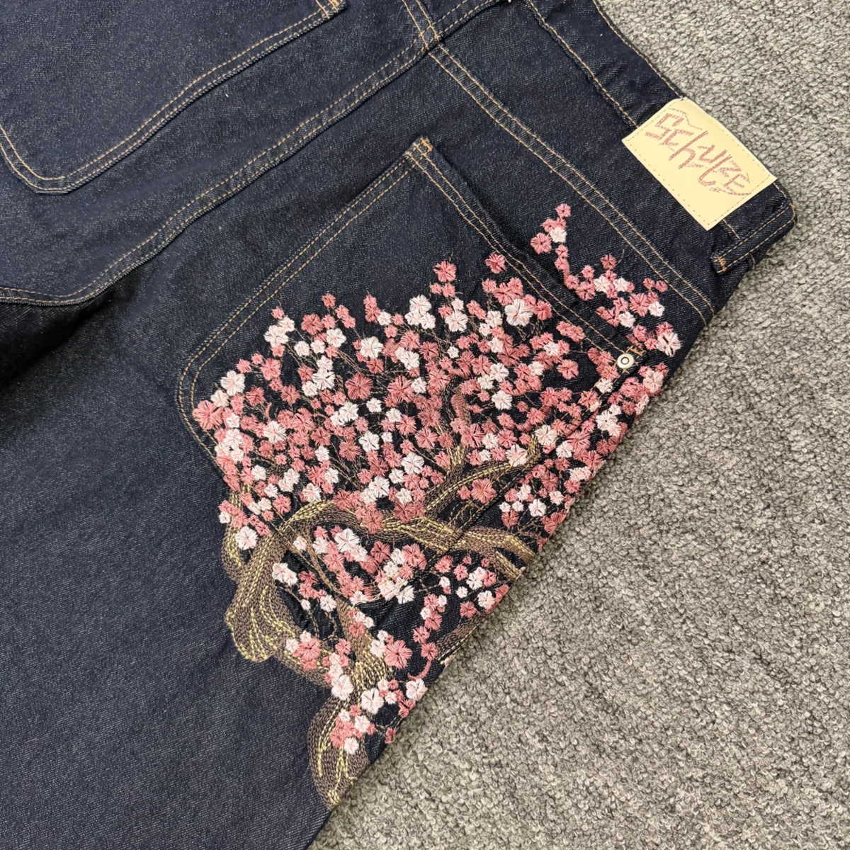 High Street Cherry Blossom Emb - Embroidery On Jeans recension och pris