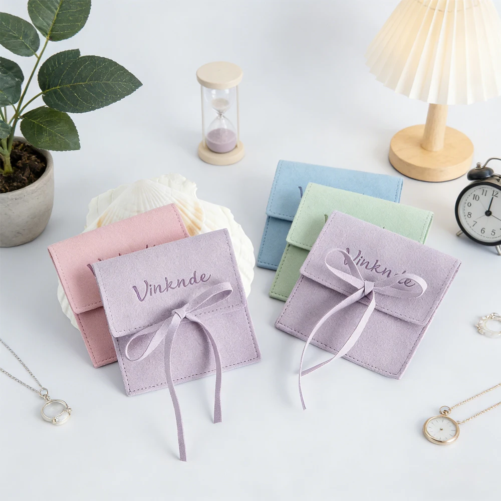 

50 шт., индивидуальный принт логотипа, ювелирные изделия, замшевая подарочная сумка с веревкой, мешочки из микрофибры, свадебные конфеты, оптовая упаковка, украшение для бизнеса