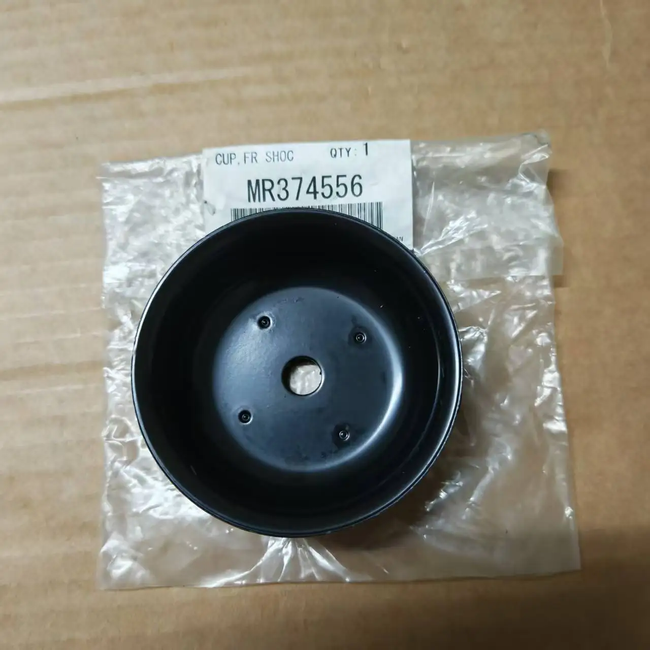 Front Shock Absorber Cup Cap For Pajero Montero Shogun V73 V75 V76 V77 V78 V87 V93 V95 V97 V98 MR374556