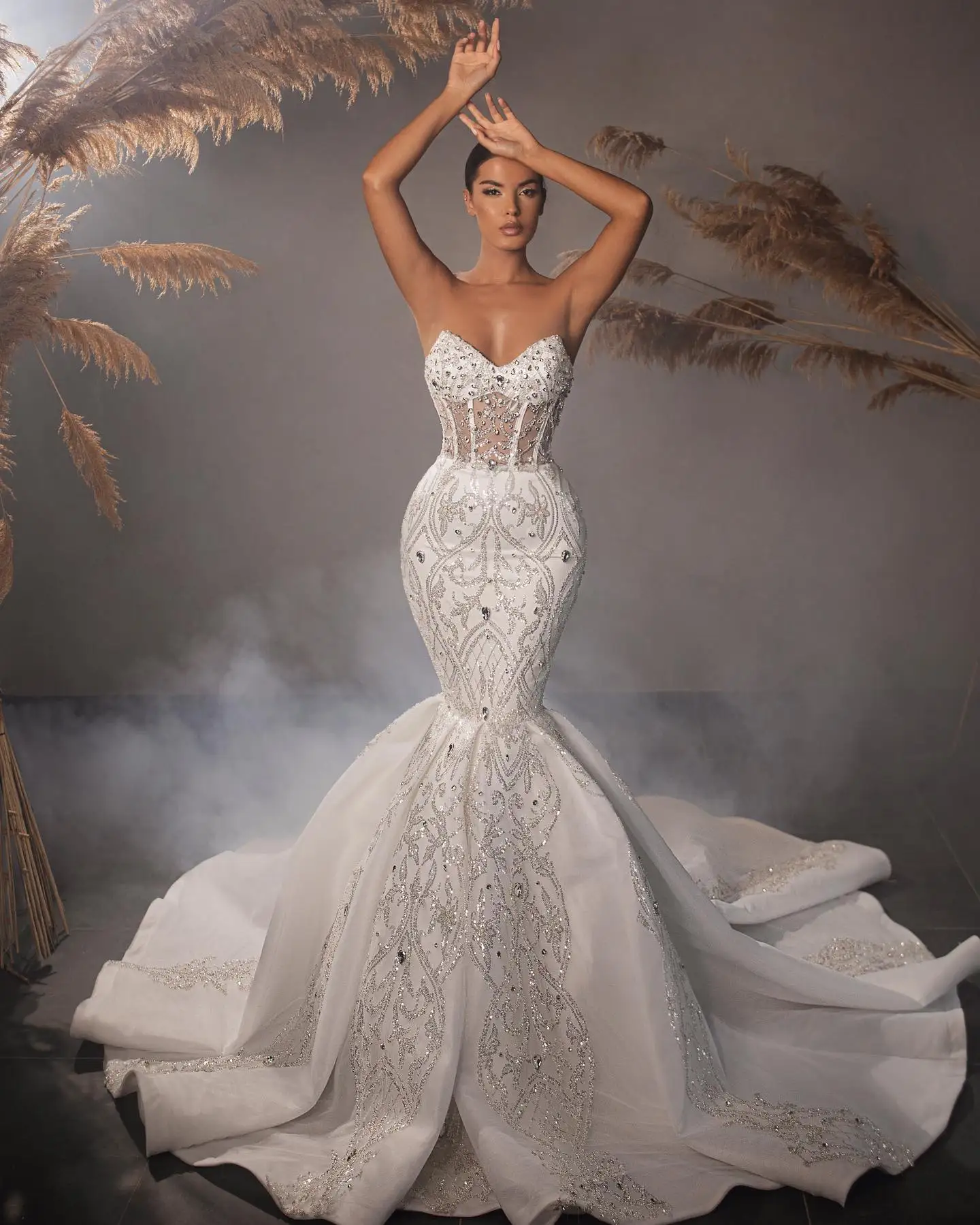 Saudi Arabia Sweetheart Mermaid Wedding Dress Crystals Beaded Bridal Gowns Custom Made Sequined Sleeveless Vestido de novia