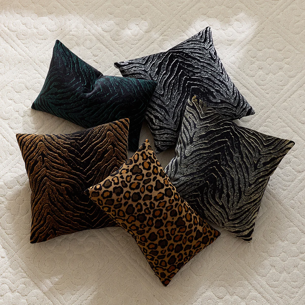 

2PC Chenille Cushion Cover Leopard Zebra Pattern Cut Pile Throw Pillow Case Luxury Home Decor Decorative Sofa Living Room Accent
