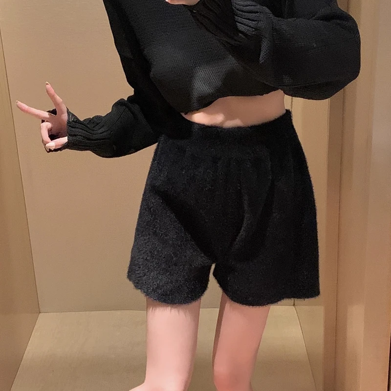 Celana Pendek Rajut Wanita Model A-Line Pinggang Tinggi Kaki Lebar Bahan Imitasi Bulu Mink untuk Musim Gugur dan Musim Dingin