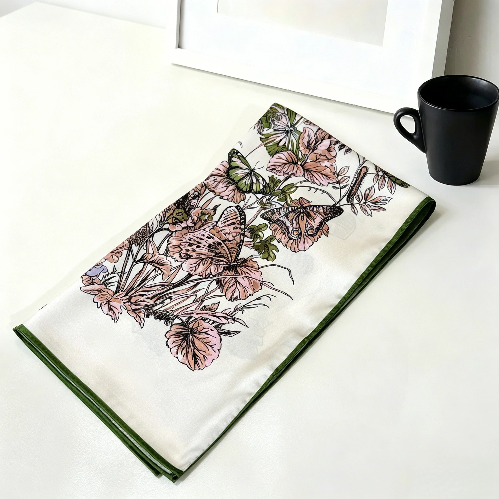 

Hot Selling New Women's Scarves Retro Butterfly and Floral Print Large Square Scarves Outdoor Versatile Shawls Neck Scarves 90cm