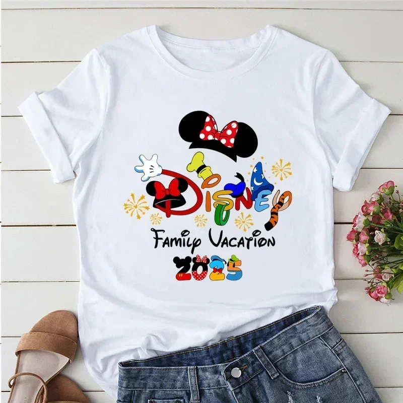 Disney Gezisi 2025 baskılı tişört Mickey Minnie Mouse beyaz tişörtler Kadın Kısa Kollu Giyim Moda Kadın streetwear üstleri