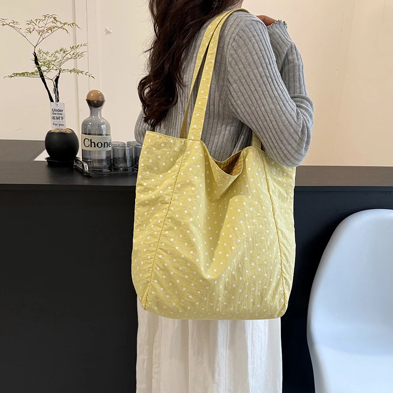 2026 New Korean Style Polka Dot Canvas Tote Bag Large Capacity Casual Commuter Handbag Shoulder Bag for Women