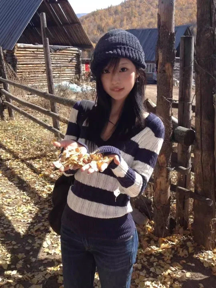 

Японский полосатый свитер с v-образным вырезом Y2k, винтажный вязаный тонкий пуловер в стиле Харадзюку, зимний трикотаж в корейском стиле, эстетические топы 2000-х годов, 2025