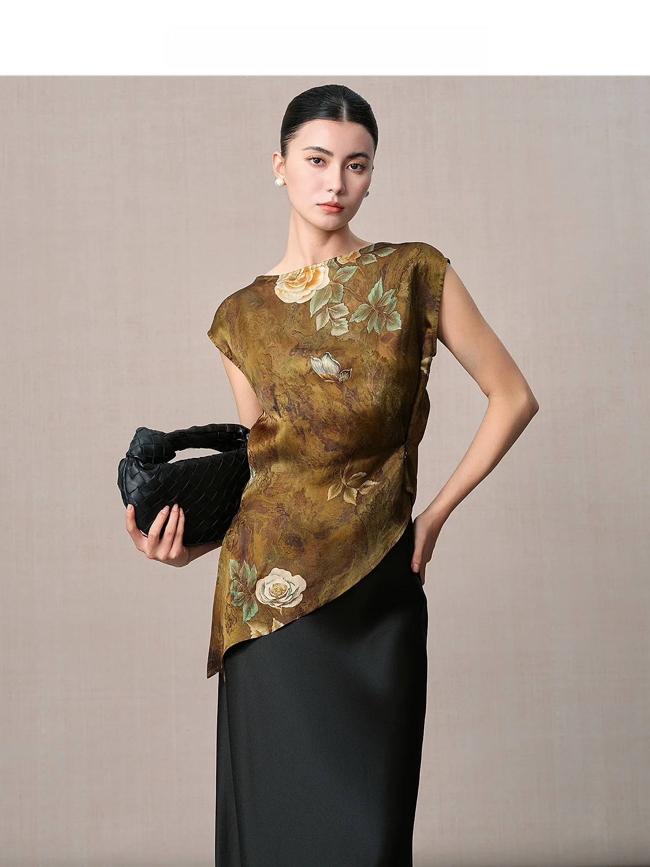 

Annibycn Summer Skin-friendly Xiangyun Silk Embroidered Irregular Chinese Style Women's Shirt Thinming Top round Neck Sleeveless