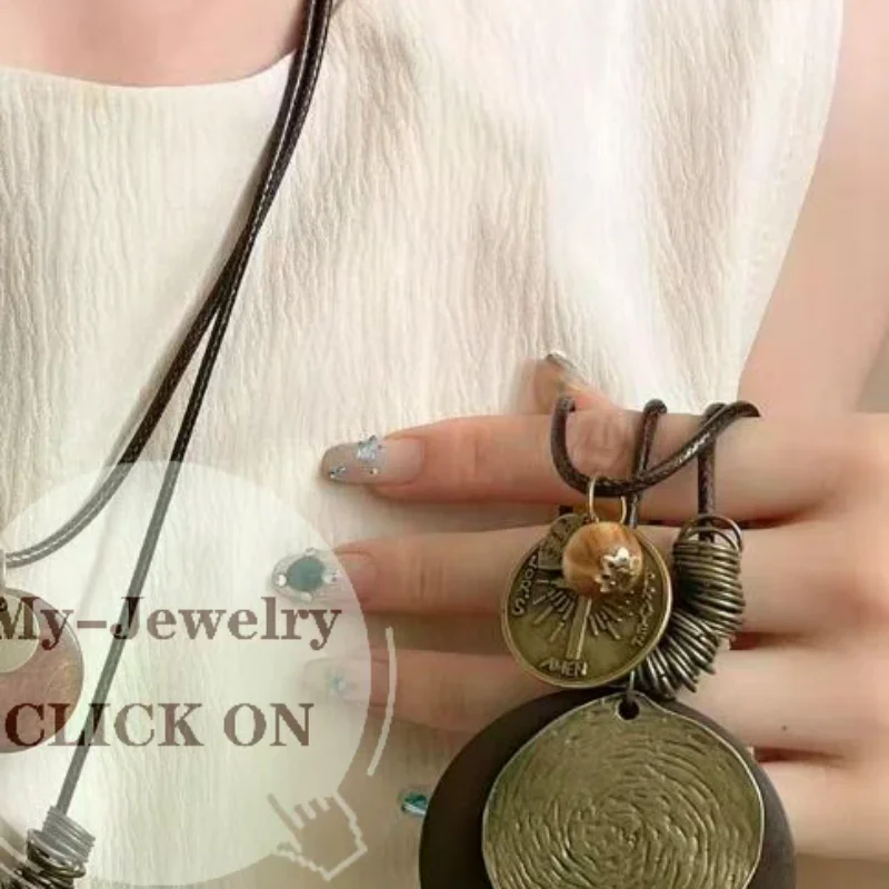 Feather Leaf Pendant Necklace Vintage Ethnic Double Layered New Chinese Style Dainty Choker for Daily Office Wear