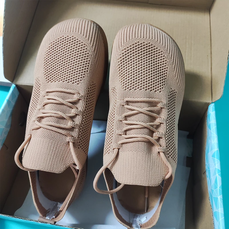 

Wide Breathable Mesh Running Shoes for Men and Women in Summer Lightweight Sports Shoes with Anti Slip Soles for Outdoor Walking