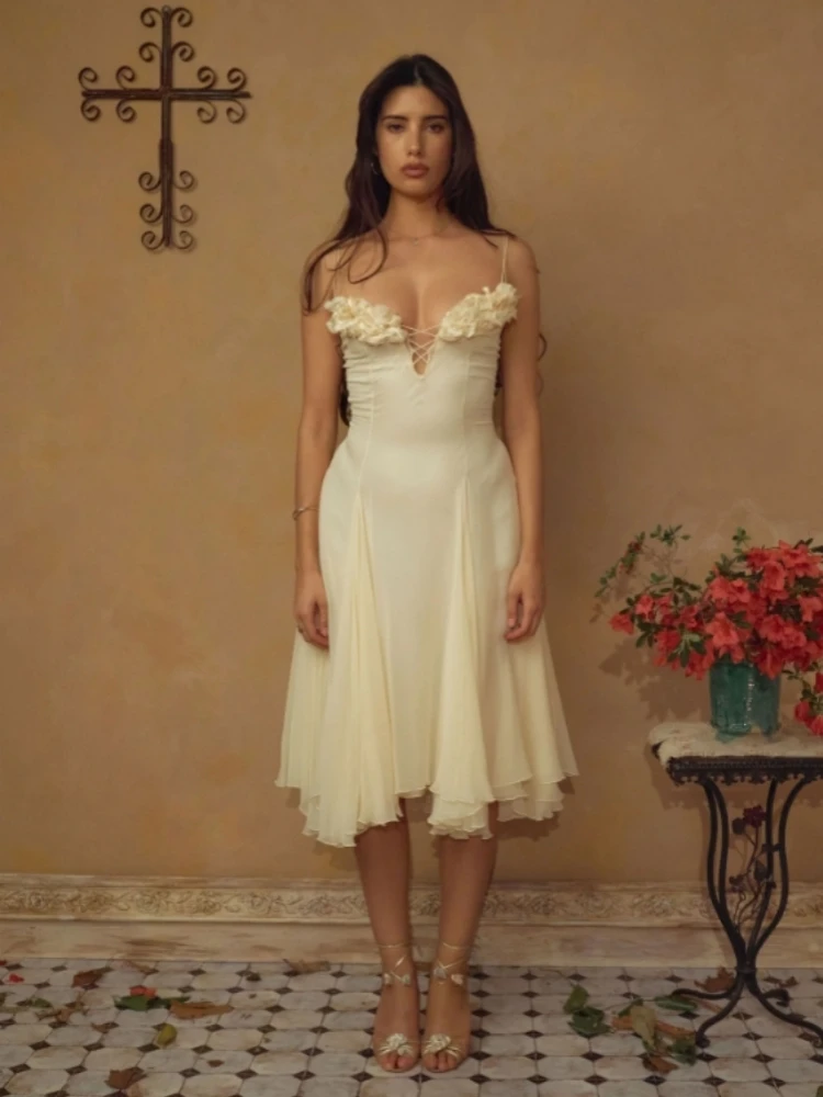 セクシーなスパゲッティストラップフラワーレースアップミディドレス女性ノースリーブ背中の開いたパッチワーク A ラインボトムドレスイブニングパーティークラブ