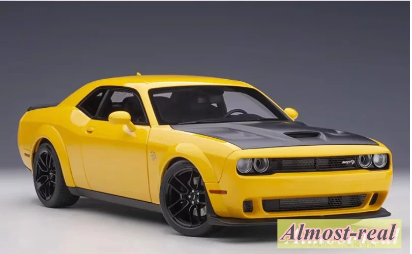 AUTOart 1/18 For DODGE CHALLENGER SRT 2018 Alloy Model Car Diecast Ornaments Birthday Gifts Hobby Display Collection Yellow