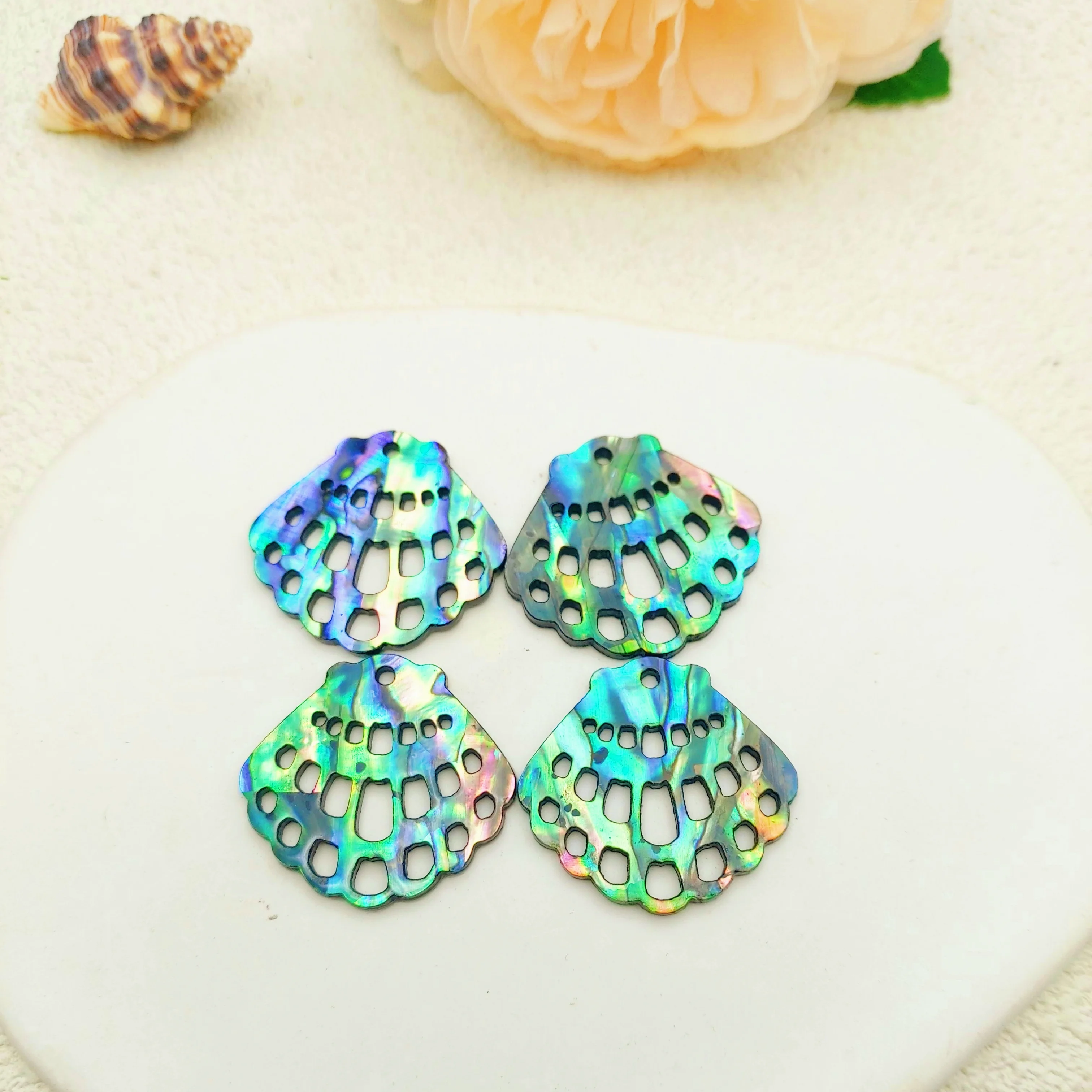 4pcs Natural Abalone Shell Flat Charms Beads for DIY