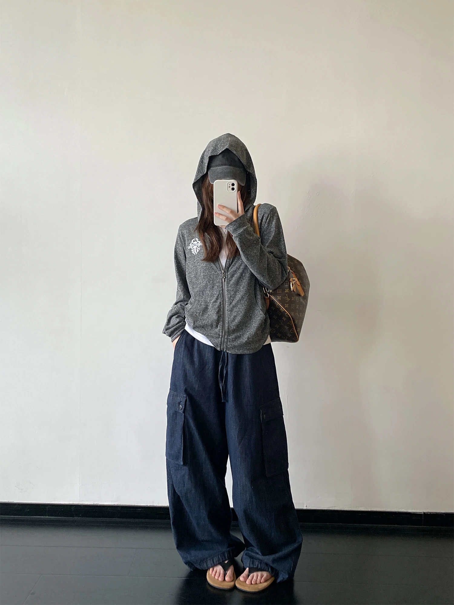 SunYeo Lightweight Short Hooded Jacket Loose Fit Long Sleeve Casual Style Women's Fashion Sun Protection Zipper Closure Outer...